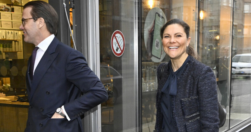 Kronprinsessparet såg riktigt glada ut! Kronprinsessan Victoria och prins Daniel på besök vid Svenska institutet för europapolitiska studier (Sieps).