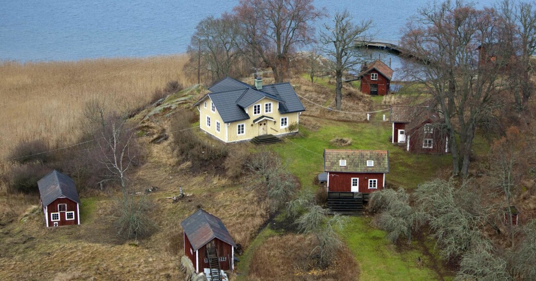 Så här såg Fåglarö gård ut när Elin och Tiger köpte fastigheten.