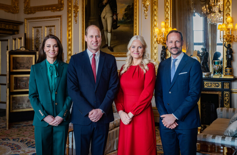 Mette-Marit och Haakon på Windsor med William och Kate. Kronprinsessan Mette-Marit och kronprins Haakon på Windsor Castle med prinsen av Wales prins, William, och prinsessan av Wales, Kate.