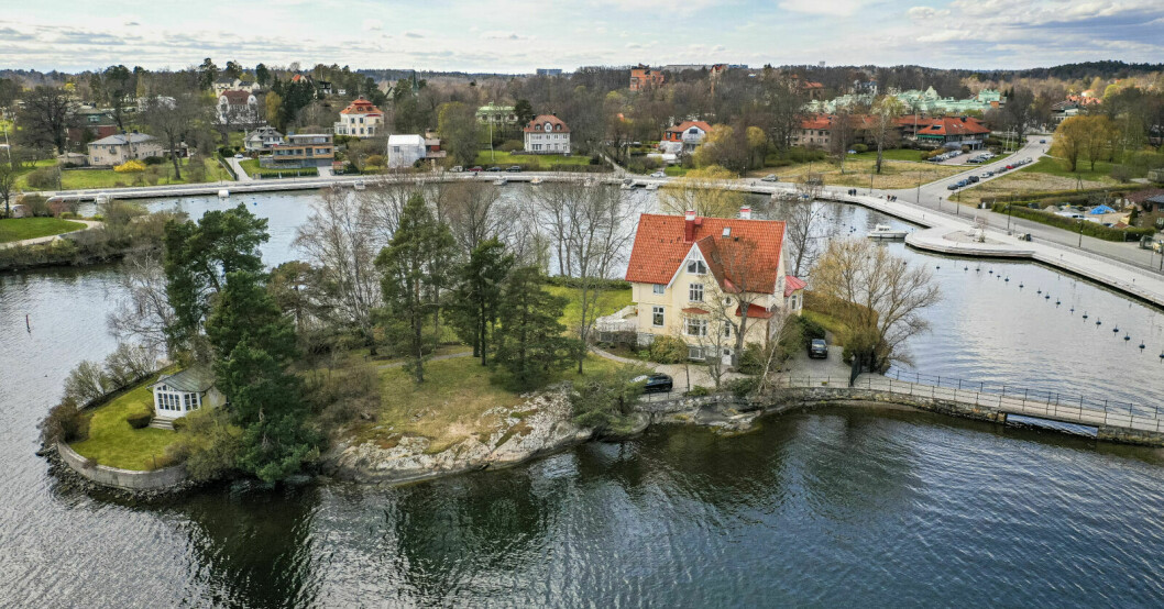Numera bor bara Lena Ulvaeus i villan på Djursholm. Lena Ulvaeus villa