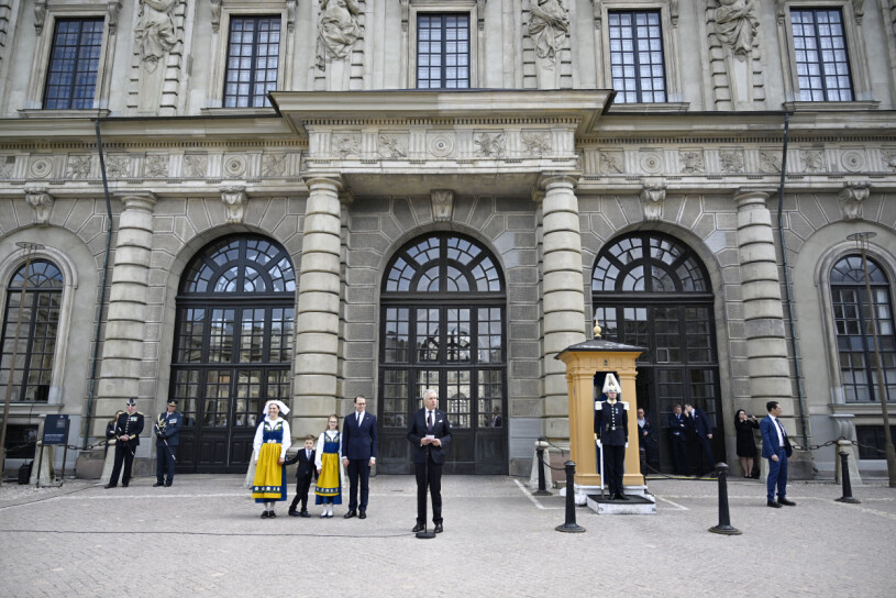Kronprinsessan Victoria med familjen vid firandet!