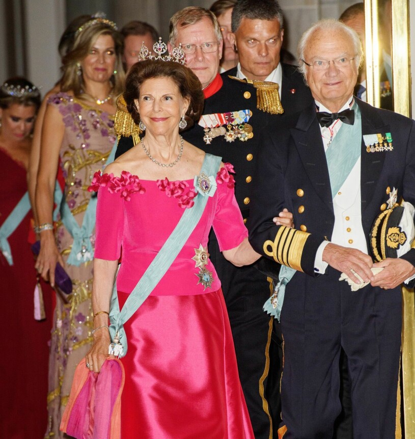 Att kungaparet firar drottning Margrethe i Köpenhamn är givet, detta är ju festligheter på statschefsnivå. Men inte heller Victoria eller Carl Philip åker till Bryssel. Kungaparet på galamiddag i Köpenhamn 2018