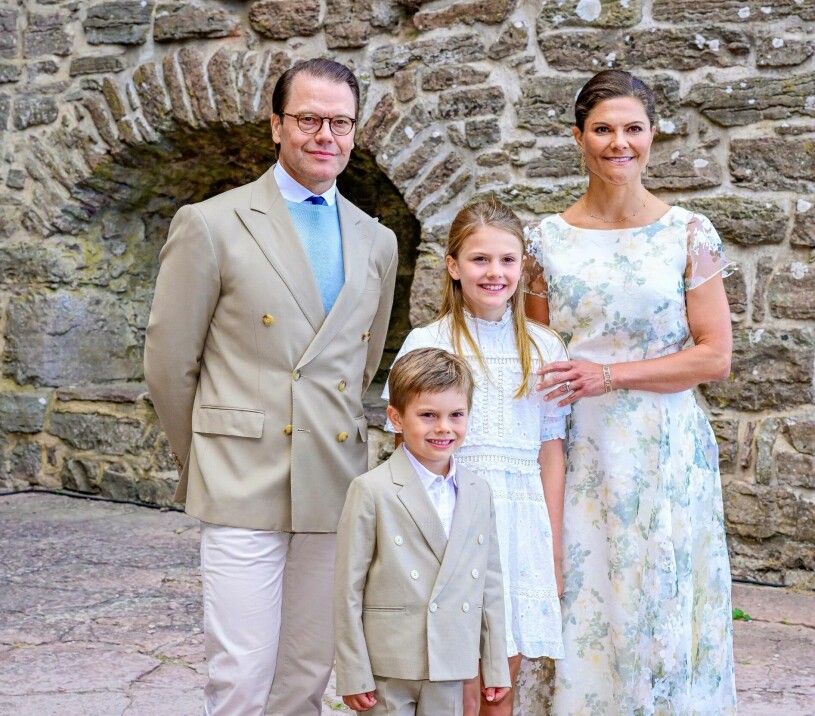 Kronprinsessan med sin fina familj. Kronprinsessan Victoria och prins Daniel med Estelle och Oscar under Victoriadagen 2022