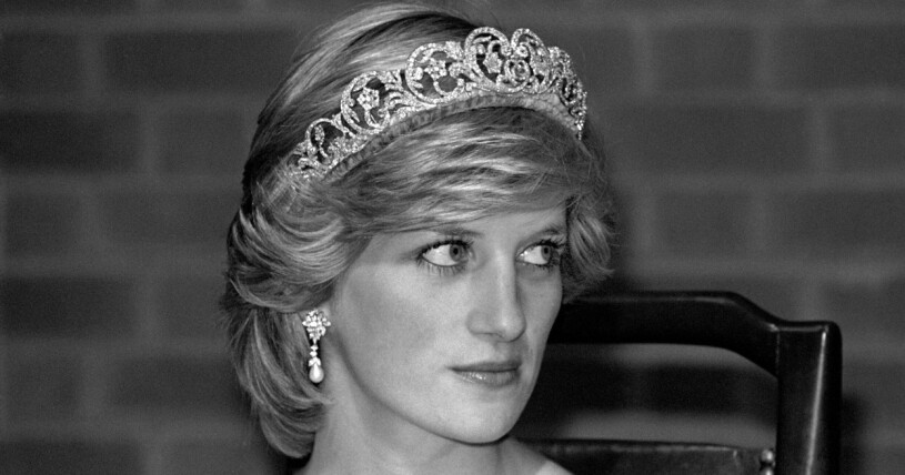 Prinsessan Dianas ikoniska bröllopstiara ärvs av barnbarnet prinsessan Charlotte. Prinsessan Dianas bröllopstiara