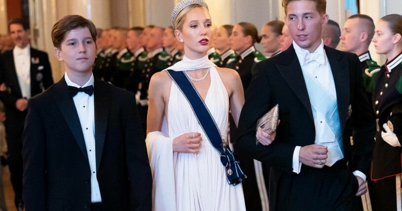 Maria-Olympia med sina bröder prins Aristides och prins Constantine när Ingrid Alexandra fyllde 18.