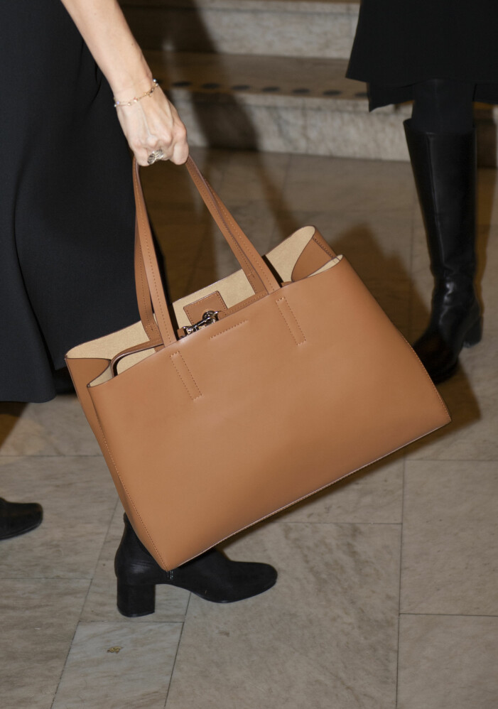prinsessan sofia med en snygg beige