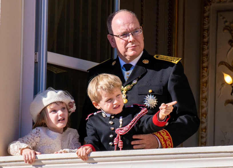 I första hand pappa, i andra hand furste: ”Barnen är viktigast” säger Albert till People. Furst Albert tvillingarna Prinsessan Gabriella Prins Jacques Monaco Nationaldag 2021