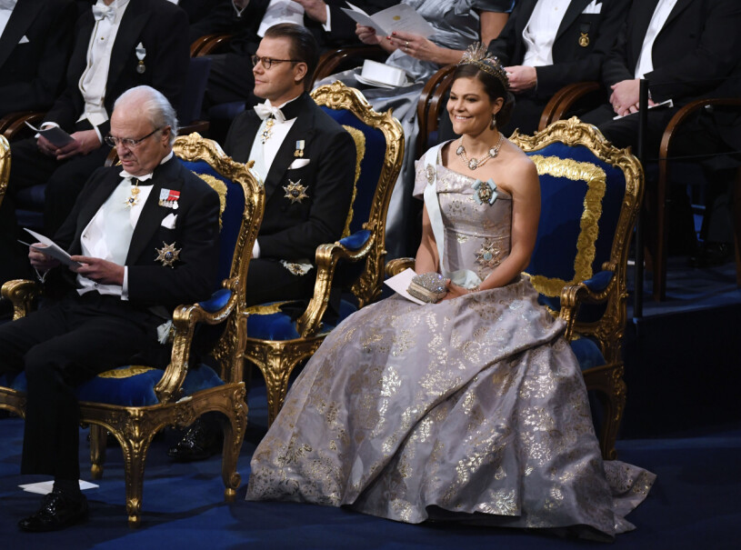 Kronprinsessan Victoria i H&M – på Nobel! Kronprinsessan Victorias Nobelklänning 2016