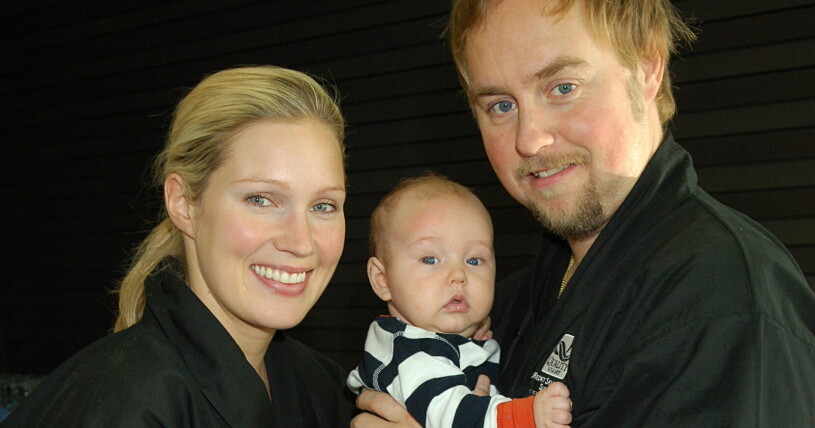 Jessica Almenäs och Johan Edlund med en några månader gammal Jack. Året var 2005.