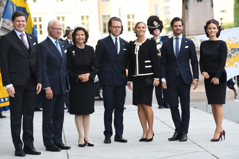 Den tidigare kungliga laguppställningen. I år blir det bara den innersta kungliga kärnan, och Sofia och Carl Philip får stanna hemma.