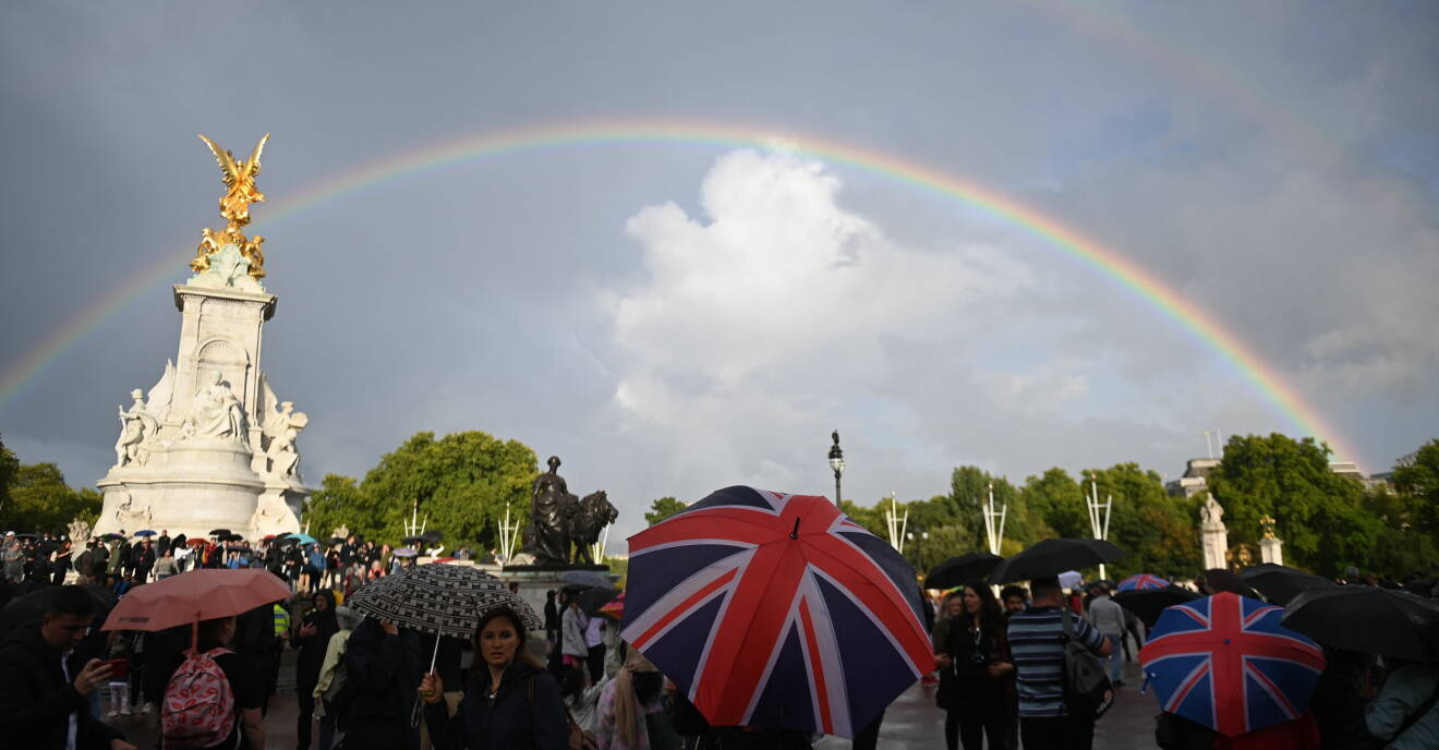 Dubbelregnbåge över Buckingham Palace