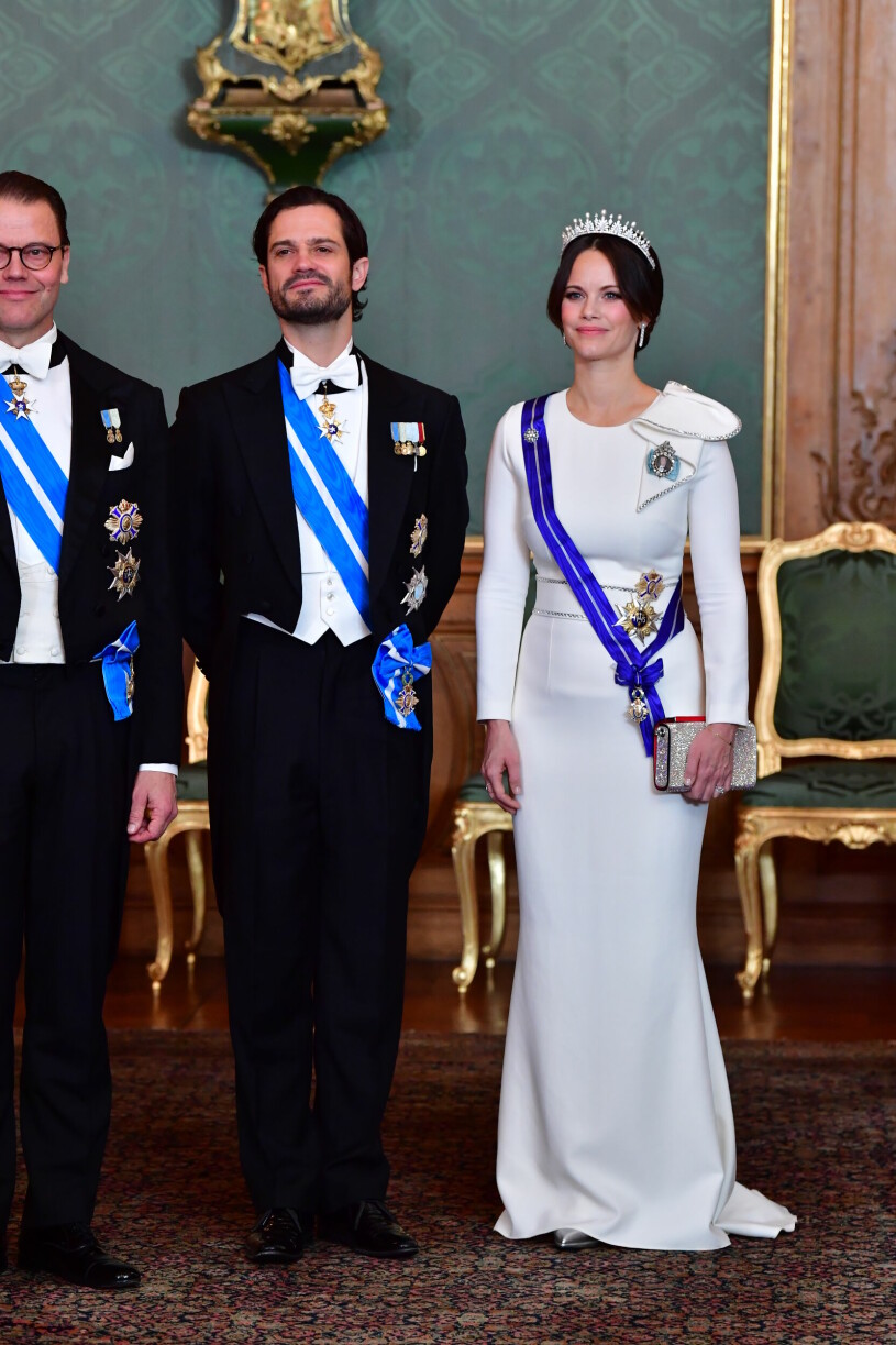 Prinsessan Sofia i galaklänning från Safiyaa. prinsessan sofia och prins carl philip statsbesök spanien 2021