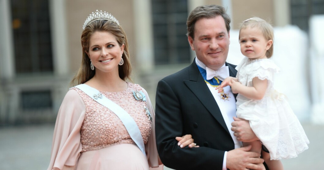 Prinsessan Madeleine dök upp i en rosa klänning på prins Carl Philips och prinsessan Sofias bröllop 2015. Prinsessan Madeleine och Chris O'Neill