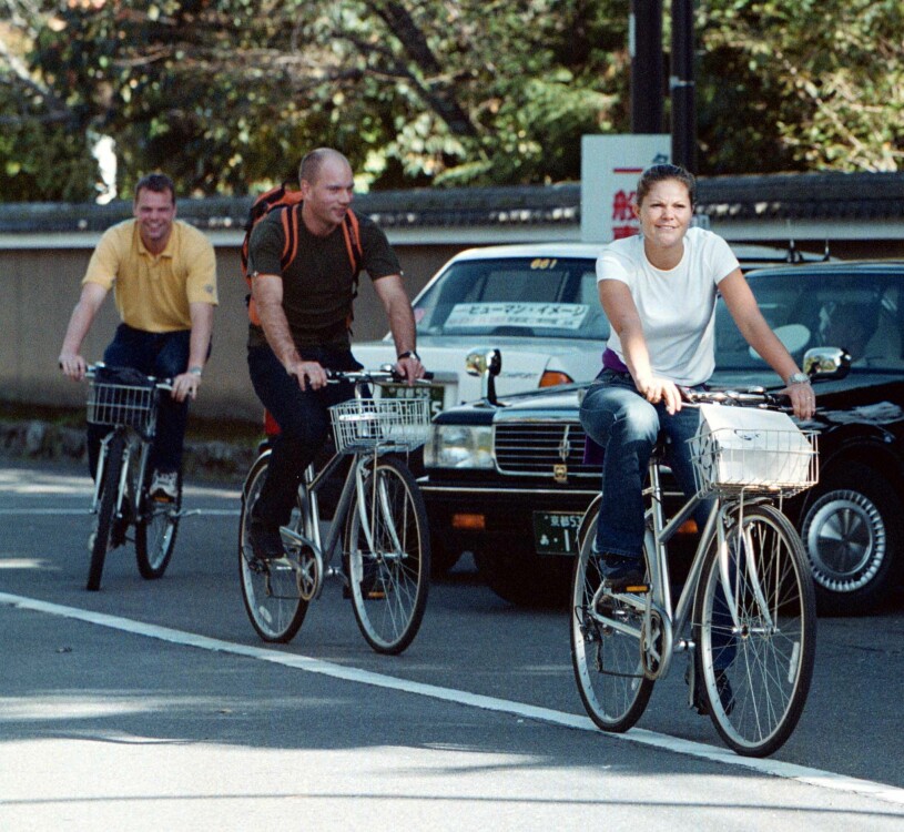 Kronprinsessan Victoriabar jeans på statsbesök i Japan 2001. victoria