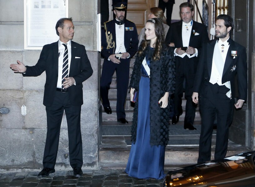 Stopp för prinsessan Sofia och prins Carl Philip. Prinsessan Sofia Prins Carl Philip Svenska Akademiens Högtidssammankomst 2017
