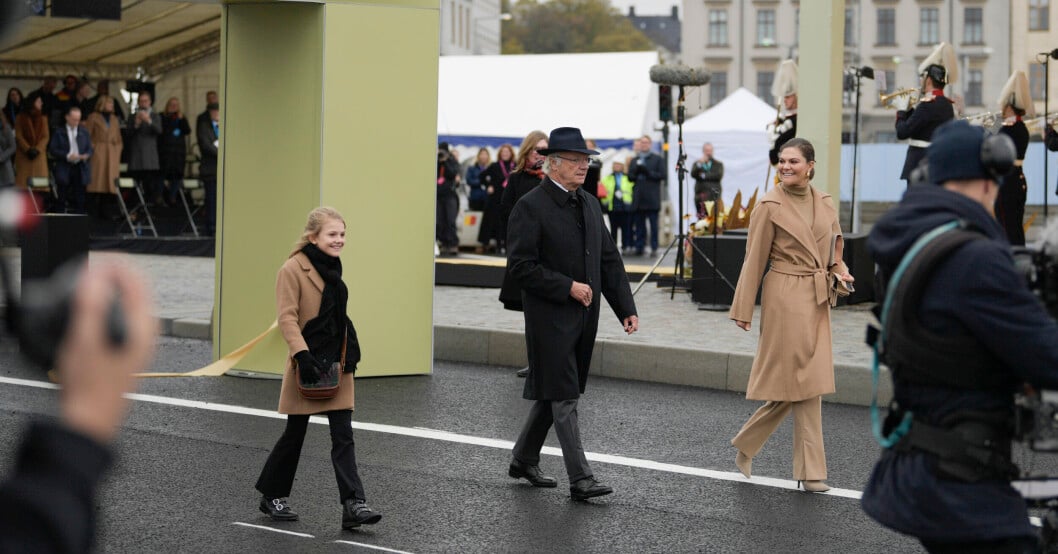 Tre generationer kungligheter på invigning! Prinsessan Estelle, kung Carl Gustaf och kronprinsessan Victoria