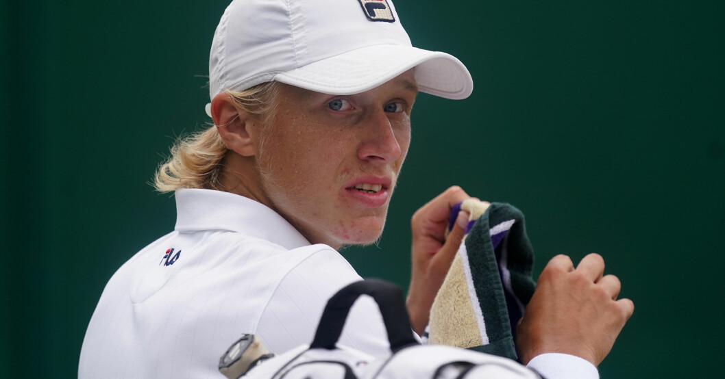 Leo Borg är en superlovande ung tennisspelare – precis som sin pappa en gång i tiden. Leo Borg