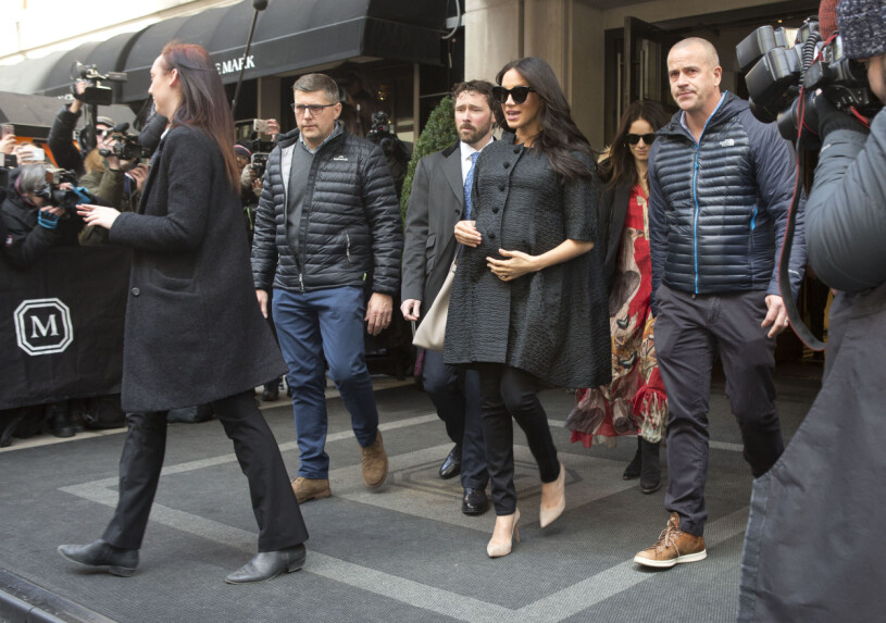 Meghan med sina livvakter. Hennes babyshower pågick i fem dagar och blev en galen mediacirkus. Meghan Markle Babyshower 2019