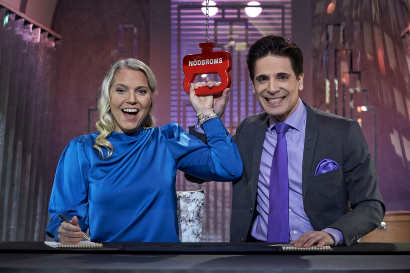 Marcus Oscarsson tävlade med Carina Bergfeldt i På spåret i SVT 2021. Carina Bergfeldt och Marcus Oscarsson i På spåret 2021