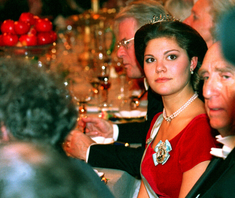 18-åriga Victoria på sin första Nobelfest 1995. Kronprinsessan Victoria på sin första Nobelfest 1995