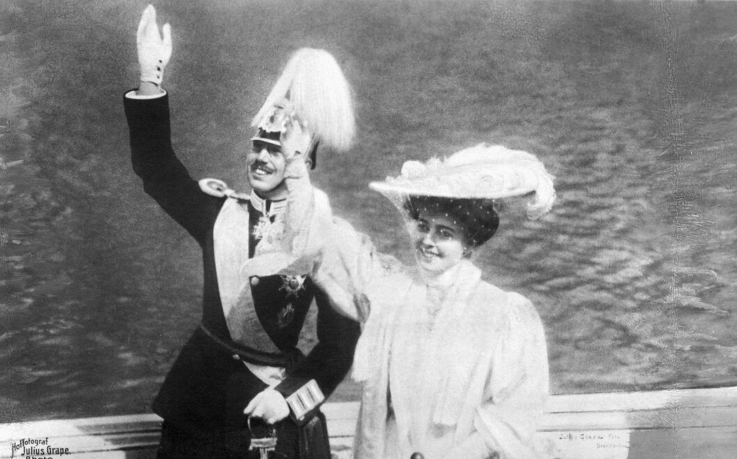 Gustaf VI Adolf och Margareta vid hemkomsten till Stockholm efter bröllopet i England 1905. Gustaf VI Adolf och Margareta vid hemkomsten till Stockholm efter bröllopet i England 1905.