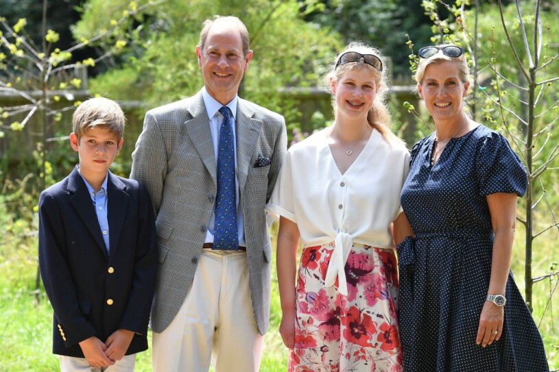 Prins Edward och Sophie med sina barn Lady Louise, 17, and James, 13. Prins Edward Sophie familj sonen James dottern Louise