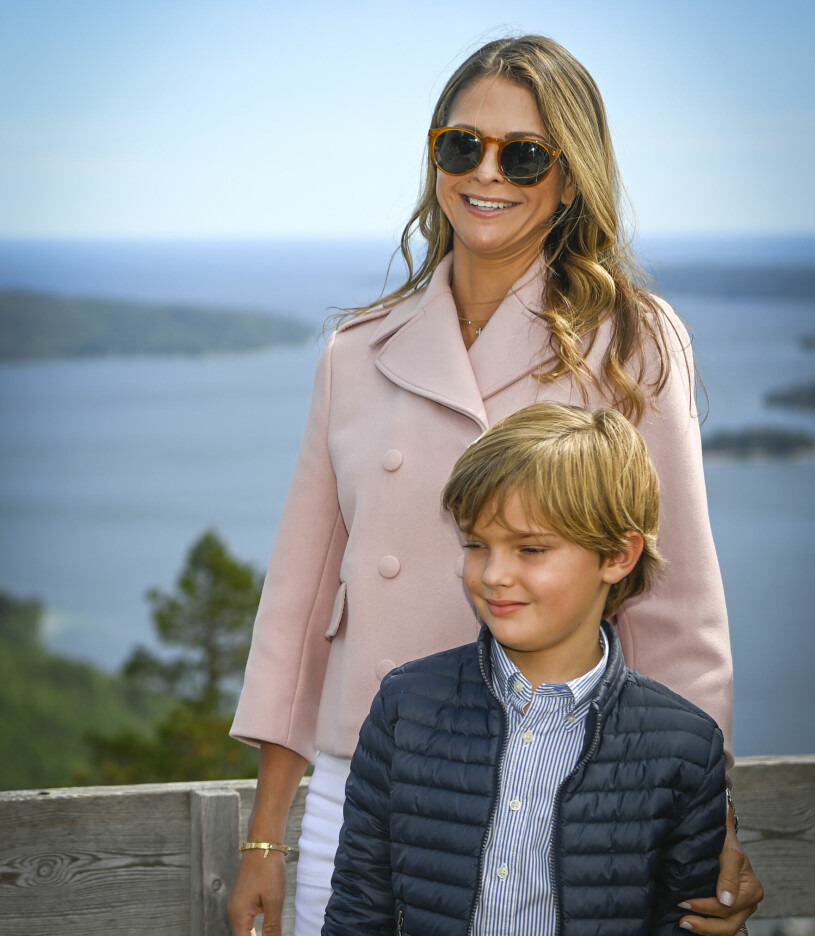 Prinsessan Madeleine och prins Nicolas i Ångermanland i juni 2022. Prinsessan Madeleine och prins Nicolas i Ångermanland i juni 2022
