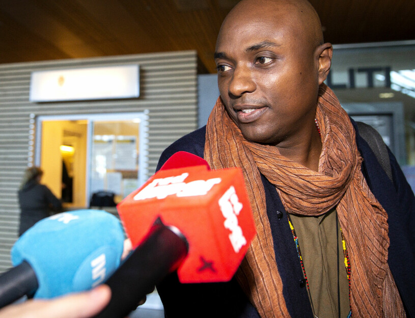 Av med sjalen och på med fracken: Nu blir det galamiddagsdebut för skandalkungen. Prinsessan Märtha Louises fästman Shaman Durek Verrett