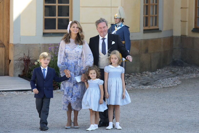 Prins Julians dop, Drottningholms slottskyrka, Stockholm. Prinsessan Madeleine, Herr Chris O'Neill, prinsessan Leonore, prins Nicolas, prinsessan Adrienne.