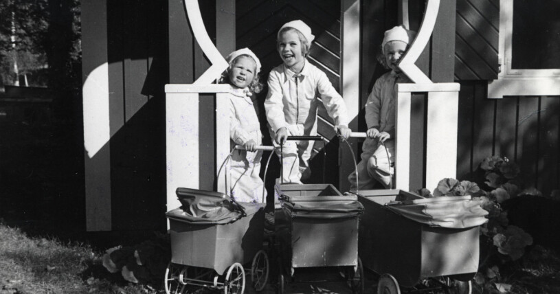 På 1940-talet lekta kungen och Hagasessorna där och i dag används lekstugan av Estelle och Oscar. Hagasessorna i lekstugan