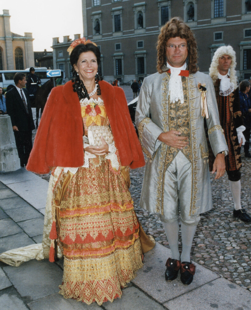 Kungen och drottning Silvia på maskerad 1997