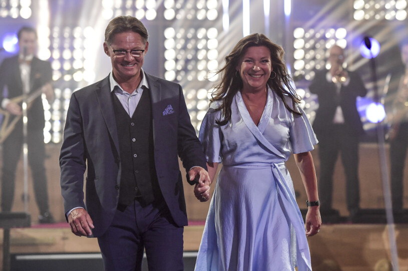 Turturduvorna på Kristallengalan 2020. Som tur är får de tid att umgås på jobbet, när privatlivet är fullbokat. Mikael Sandström och Lotta Engberg