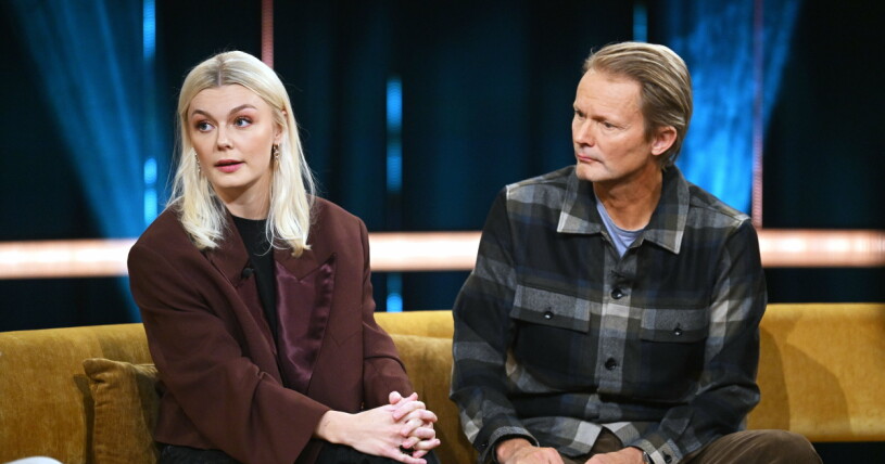 Vera Herngren och Felix Herngren berättar om de vilda festerna i hemmet. Vera Herngren och Felix Herngren i Carina Bergfeldt