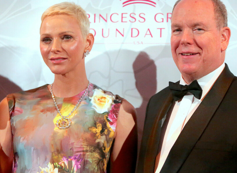 Furst Albert, en modern kunglig pappa som både tar hand om tronarvingarna – och om barnen som han fått vid sidan av. Furst Albert och furstinnan Charlene vid Princess Grace Awards i New York 2022