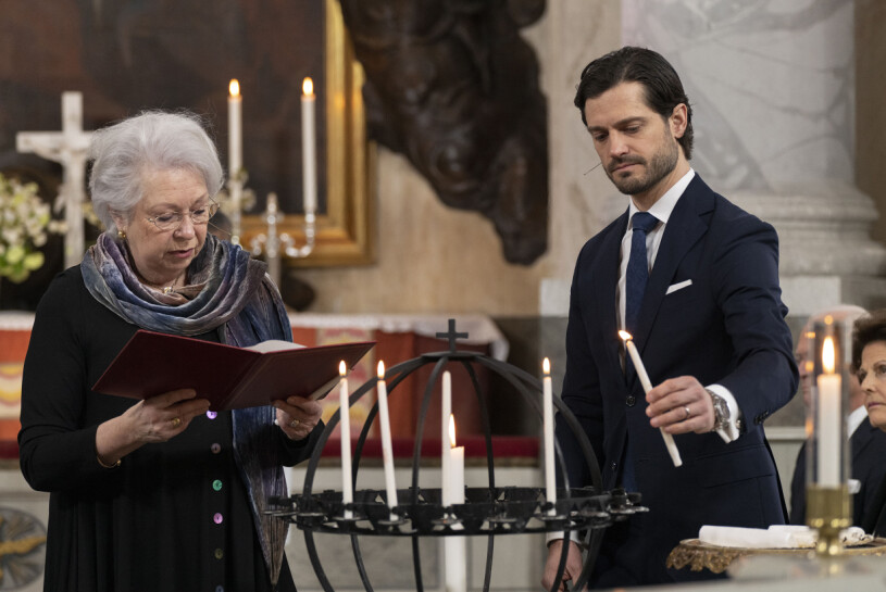 Prinsessan Christina och prins Carl Philip. Prinsessan Christina Prins Carl Philip Minnesceremoni Covid-19 Drottningholm Drottningholms slottskyrka