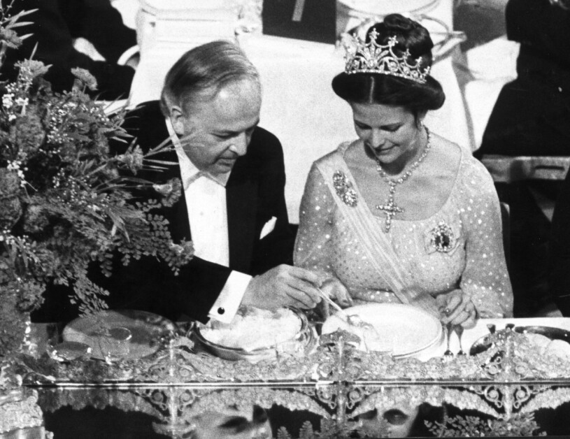Drottningen blev nog minst sagt förvånad! Nobelbanketten. Drottning Silvia under sin första Nobelfest, med Burton Richter, Nobelpristagaren i fysik 1976