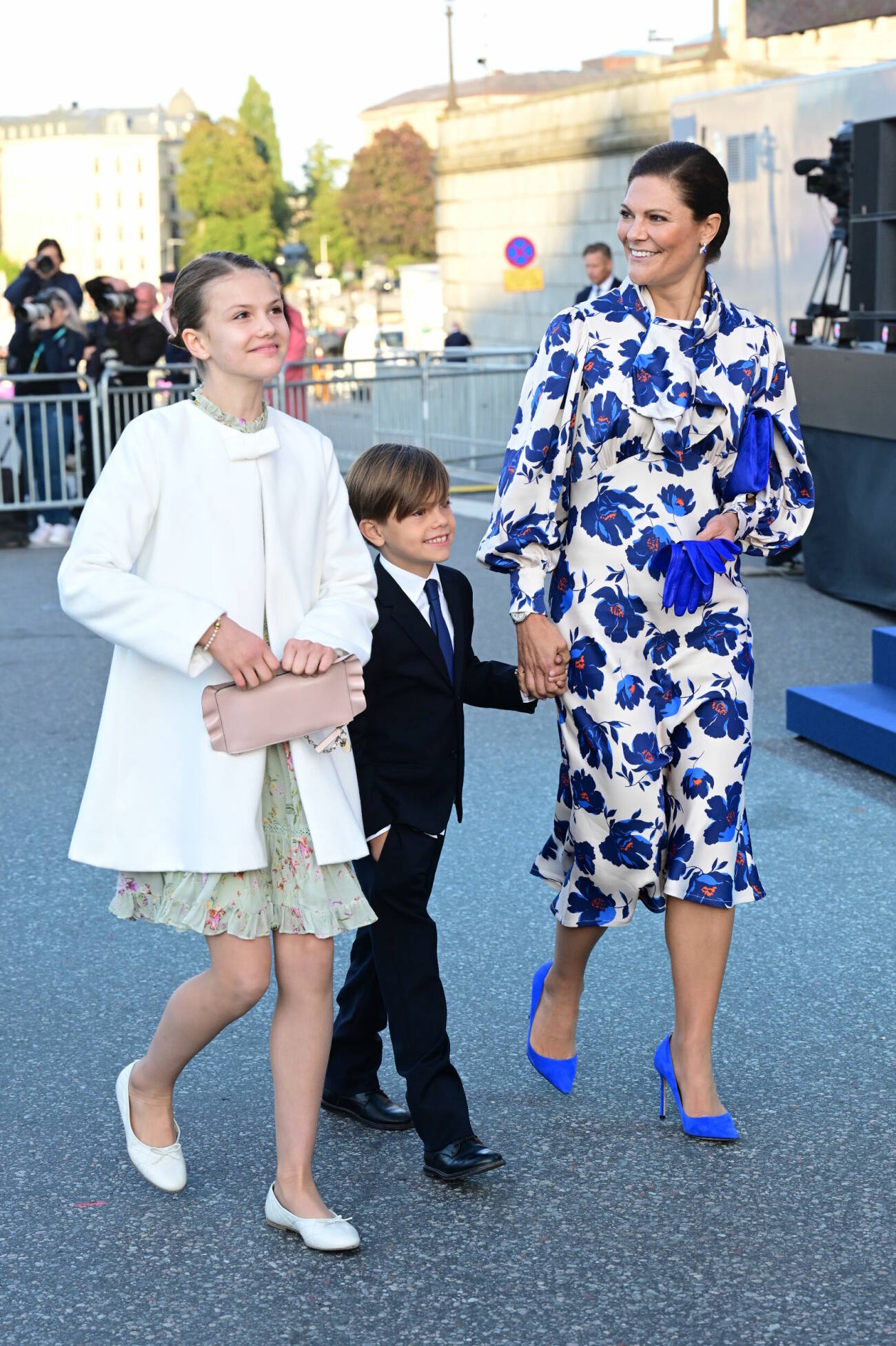 Kronprinsessan Victoria, prins Oscar och prinsessan Estelle på kungens konsert i Stockholm
