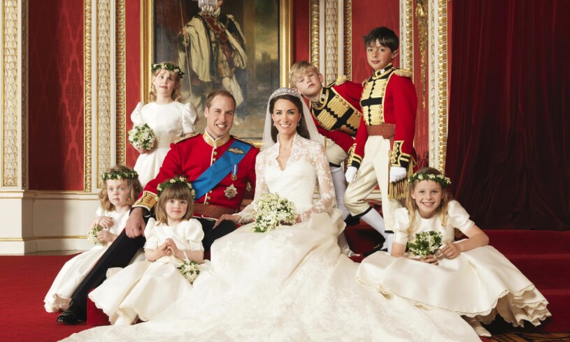 Det officiella bröllopsfotot togs i tronrummet på Buckingham Palace den 29 april 2012. Kate prins William Officiella bröllopsfotot bröllopsbilden