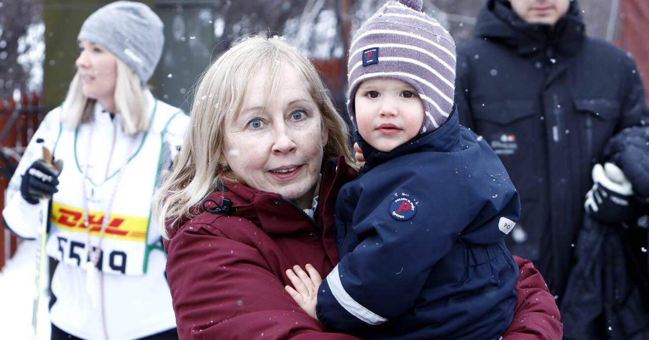 Marie Hellqvist med barnbarnet prins Alexander i samband med Tjejvasan 2018