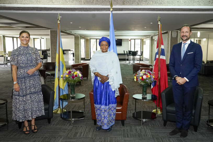 Kronprinsessan Victoria och Norges kronpris Haakon tillsammans med generaldirektören för FN:s kontor i Nairobi, Zainab Hawa Bangura. Kronprinsessan Victoria och kronprins Haakon är i Kenya under ett gemensamt besök som arrangeras av FN:s utvecklingsprogram UNDP.