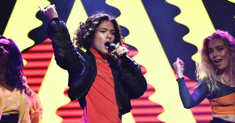 Vi får hoppas att det går bättre för Omar Rudberg i år än när han 2019 tävlade i Melodifestivalen med "Om om och om igen". Då slogs han ut direkt.