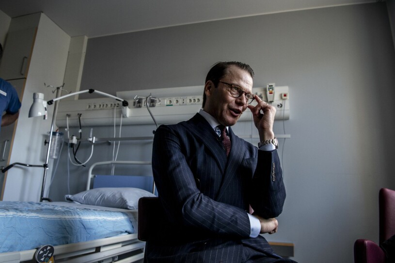 Prins Daniel 2019 på jobbuppdrag på transplantationskirurgiska kliniken på Karolinska Universitetssjukhuset i Huddinge, där han själv transplanterades tio år tidigare.