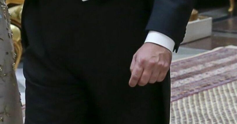 Chris O'Neill på plats på Stockholms slott, men ingen vigselring i sikte. Chris O'Neills hand utan vigselring år 2019