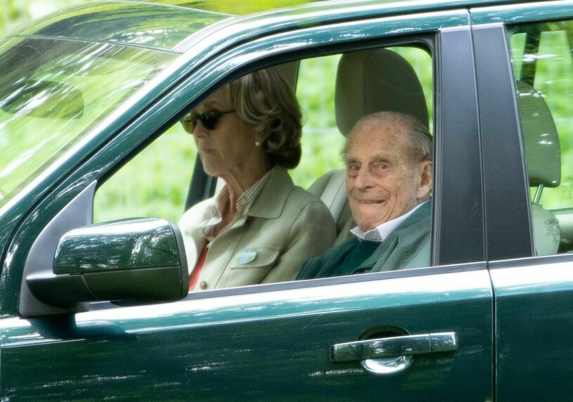 Prins Philip och Lady Penny fotograferade på tu man hand. Prins Philip och Lady Penny