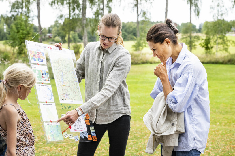 Vackra Victoria valde att sätta upp håret med en stor klämma dagen till ära. Kronprinsessan Victoria