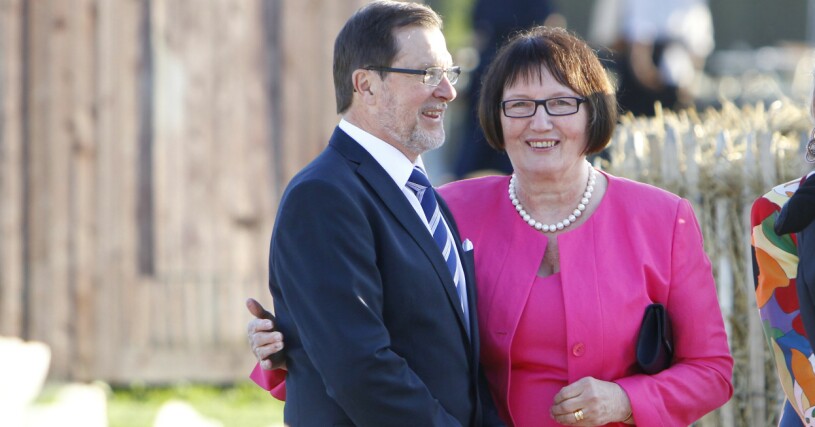 Prins Daniels pappa Olle Westling och mamma Eva Westling under kronprinsessparets besök i Gästrikland. prins daniel olle westling ewa westling