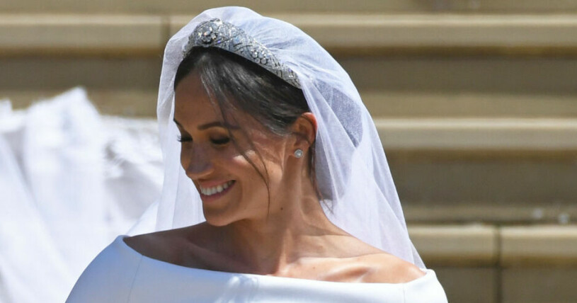 Meghan Markle fick låna en av drottning Elizabeths tiaror på sin bröllopsdag. Meghan Markle