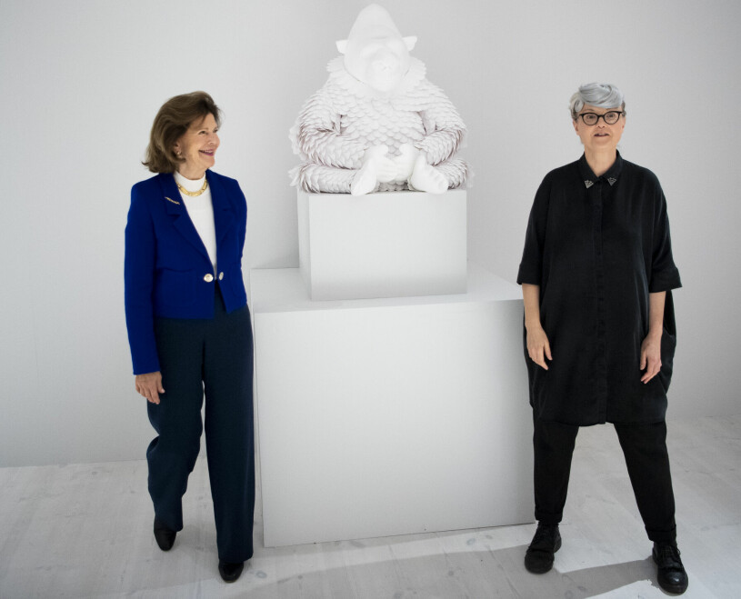...plus en förhandstitt på modedesignern Bea Szenfelds utställning som just nu håller på att färdigställas. Drottning Silvia Bea Szenfeld Jönköpings Läns Museum