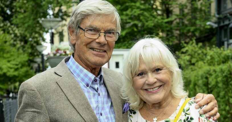 Hans Wahlgren och Christina Schollin har fått en ny lekkamrat. Hans Wahlgren och Christina Schollin