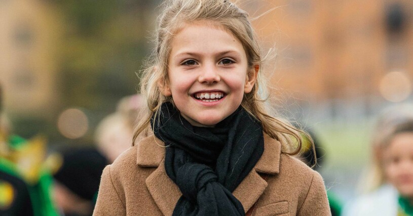 Estelle dök oväntat upp vid Slussenbrons invigning! prinsessan estelle slussenbron guldbron invigning